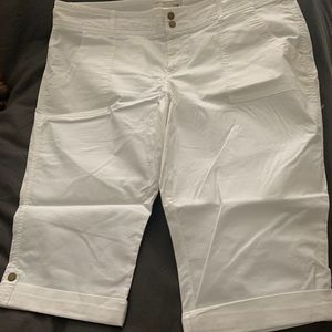 Old Navy White Cotton Capris